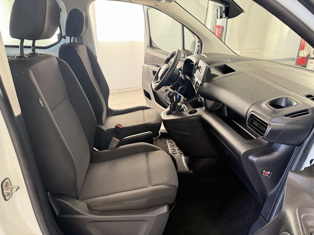 Citroën Berlingo BlueHDi 100 CV Talla M (2020) interior delantero