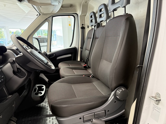 Citroën Jumper 2.0 HDi 140 CV L3H2 Isotermo interior asientos