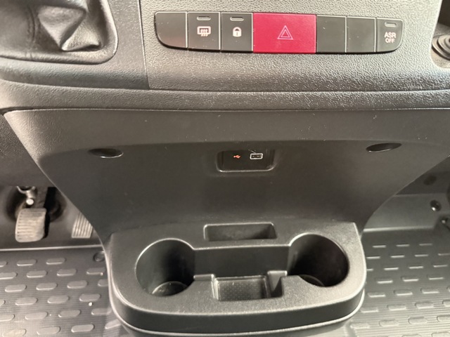 Citroën Jumper 2.0 HDi 140 CV L3H2 Isotermo interior