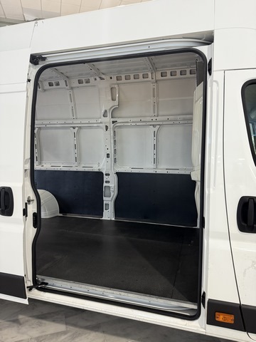 Citroën Jumper 35 L4H3 Heavy HDi 150 interior lateral
