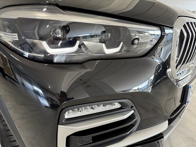 Vehiculo Seminuevo BMW X5 XDrive 25 faro delanterio