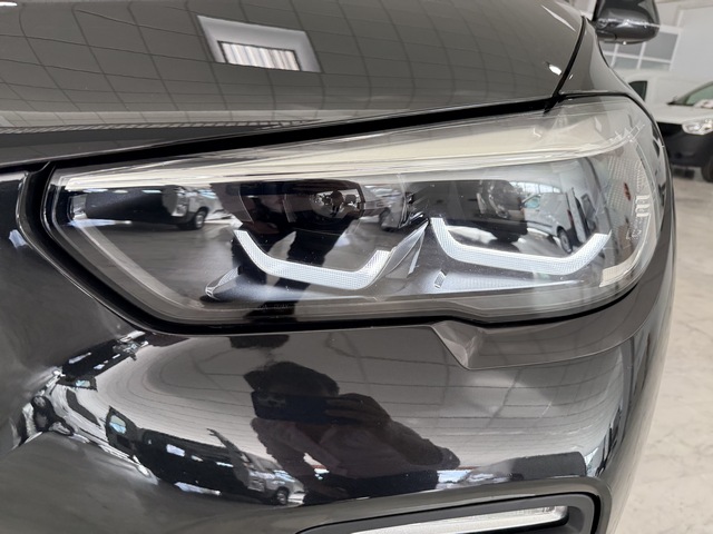 Vehiculo Seminuevo BMW X5 XDrive 25 faro