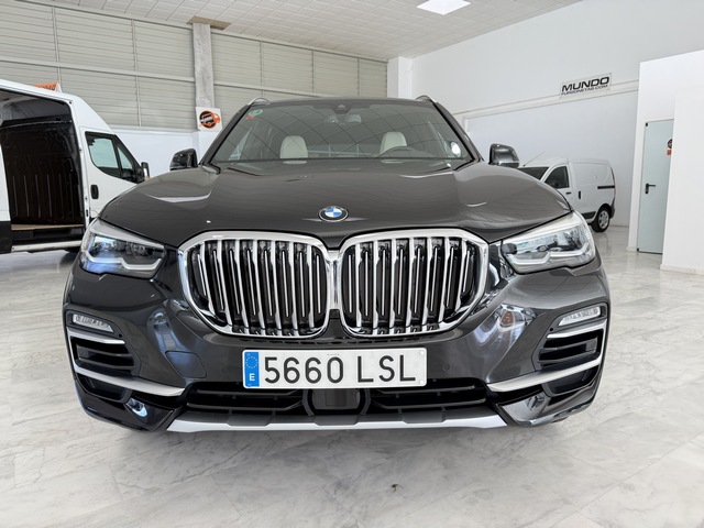 Vehiculo Seminuevo BMW X5 XDrive 25 frontal 2