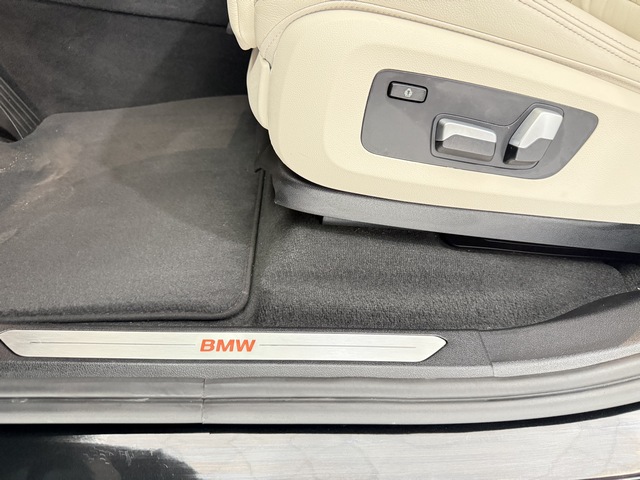 Vehiculo Seminuevo BMW X5 XDrive 25 frontal