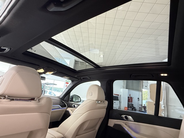 Vehiculo Seminuevo BMW X5 XDrive 25 interior 4