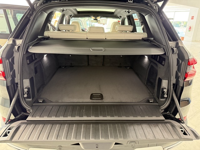 Vehiculo Seminuevo BMW X5 XDrive 25 maletero 2