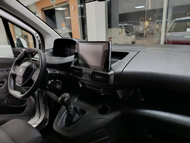 Furgoneta Peugeot Rifter Standard BlueHDi seminueva zona de trabajo