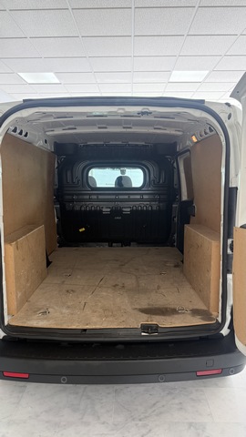 Fiat Doblo Van interior de la furgoneta reformado