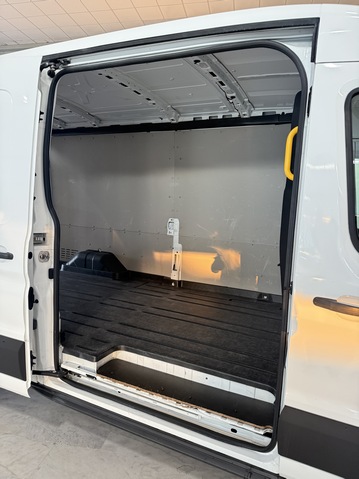 Ford Transit Van 350 L3H2 interior espacioso