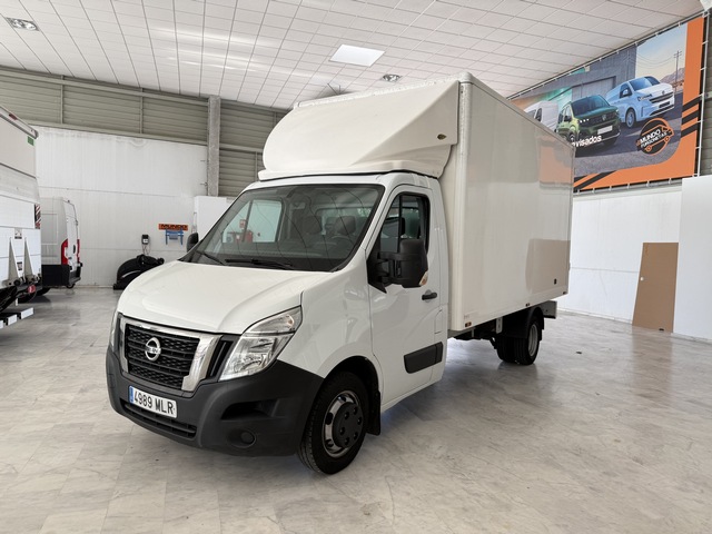 Nissan Interstar Caja Paquetera de segunda mano en Sevilla