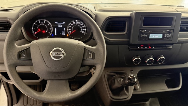 Nissan Interstar Caja Paquetera interior volante