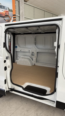 Renault Trafic Van espacio interior renovado