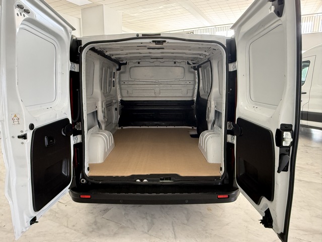 Renault Trafic Van interior espacioso