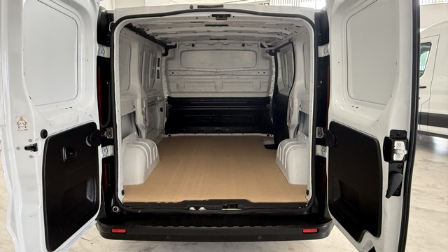 Renault Trafic Van interior
