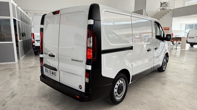 Renault Trafic Van semi nueva