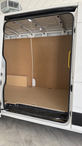 Volkswagen Crafter BM TN L3H2 interior reformado
