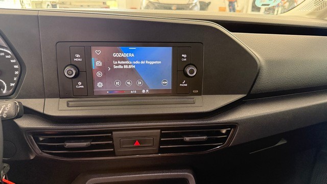 cuadro de mando de la furgoneta Volkswagen Caddy Cargo 2.0 TDI